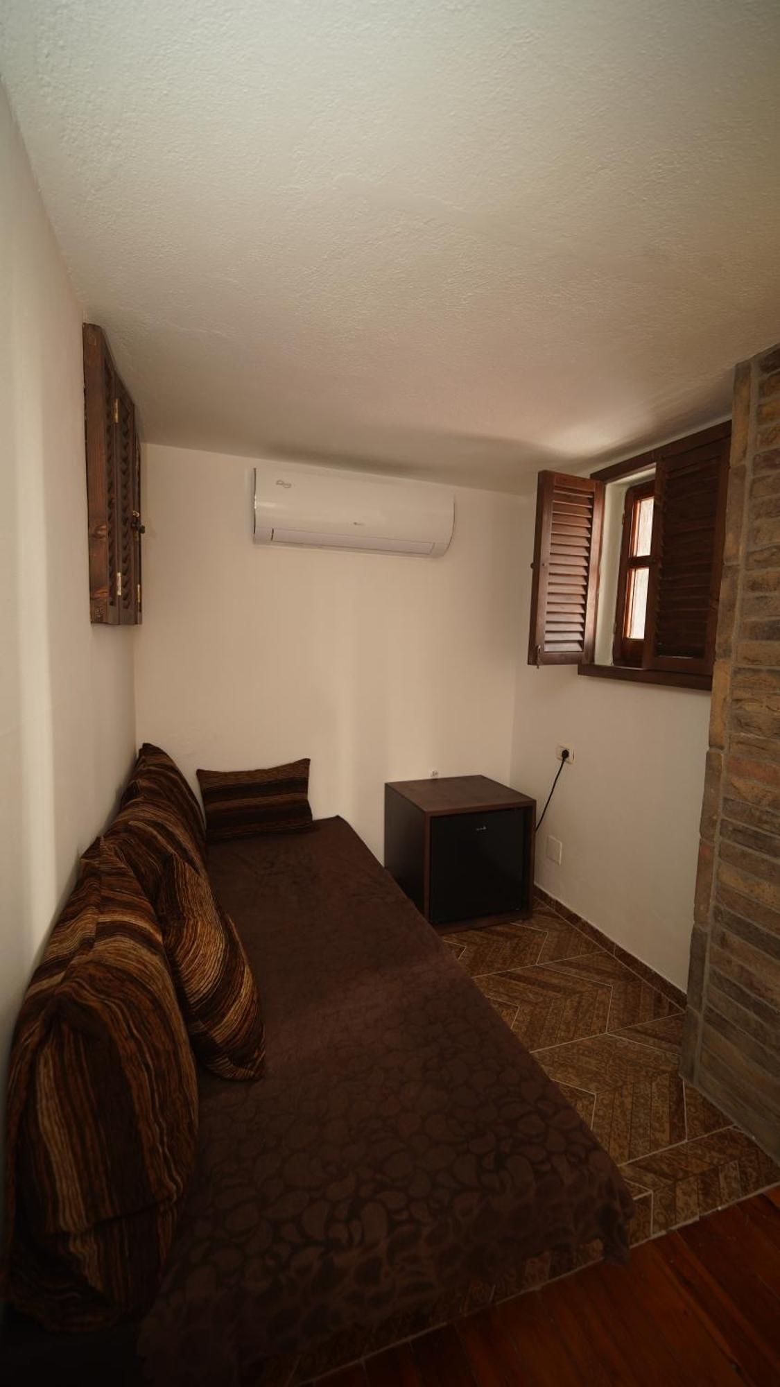 Relax Feriehus Korce